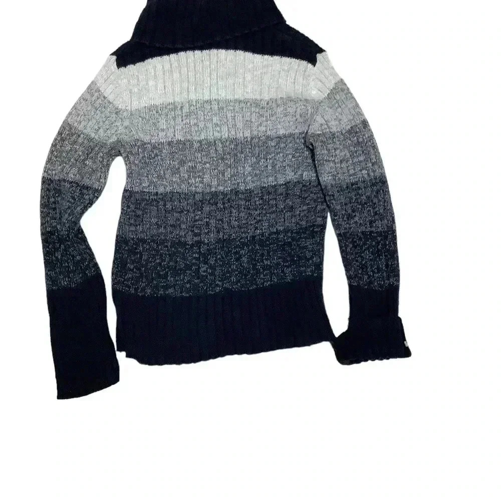 Eddie Bauer turtleneck sweater - Picture 3 of 4